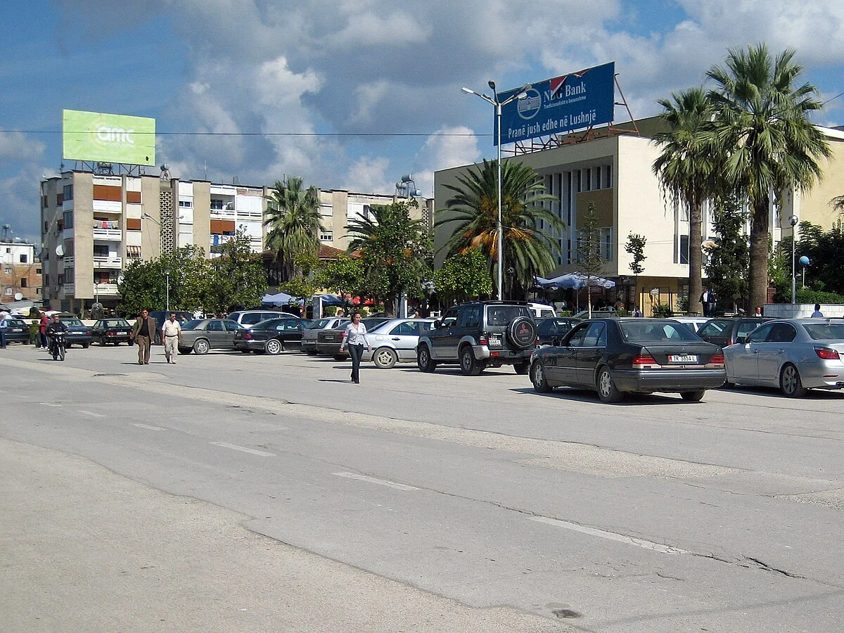 Zentraler Platz in Lushnja, Albanien