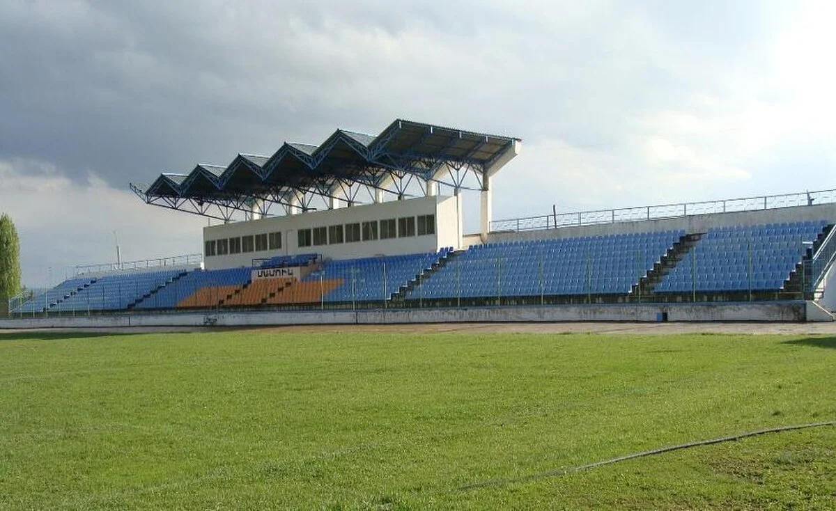 Das Stadion von Gjumri