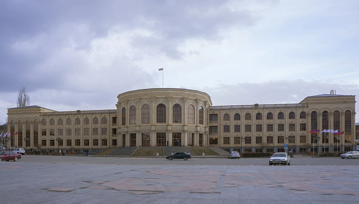 Das Rathaus von Gjumri