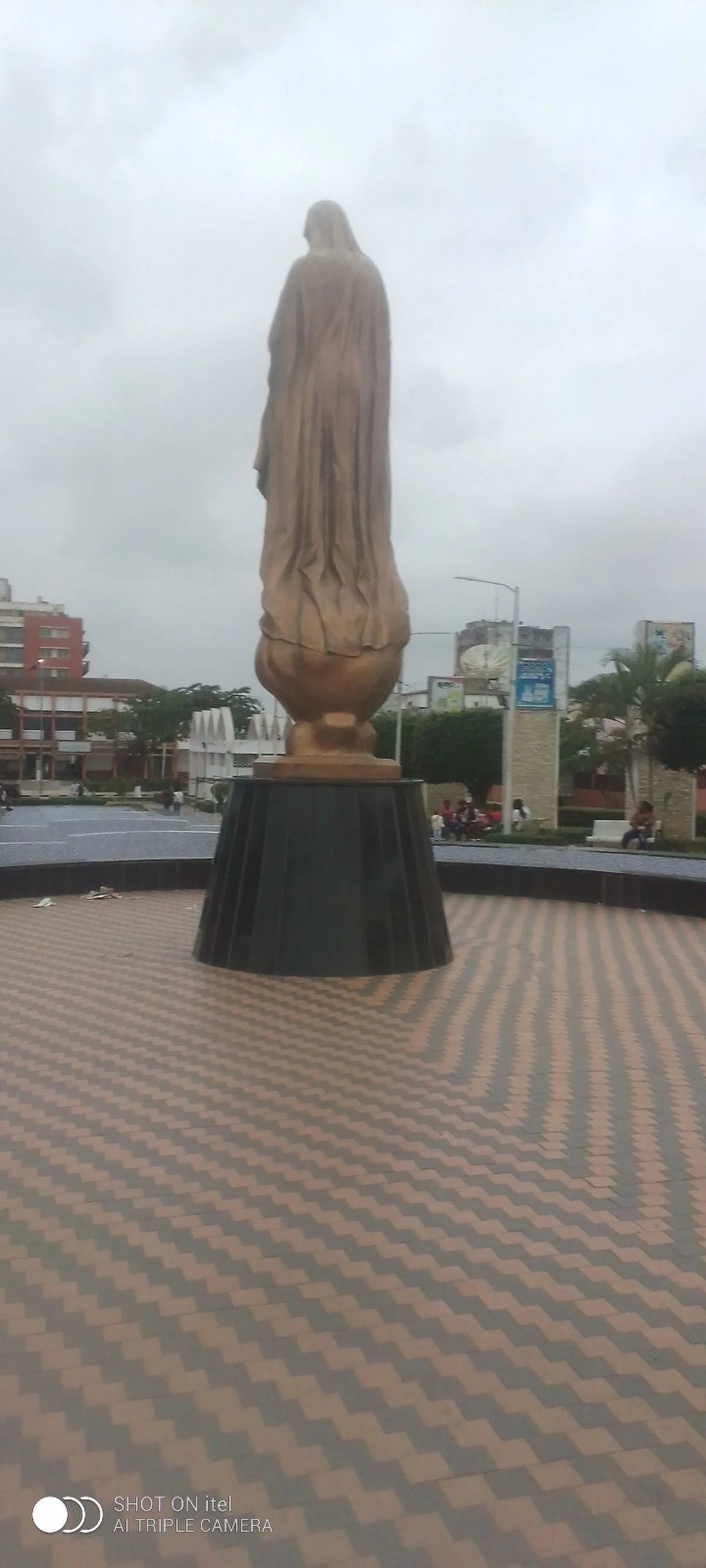 Der Largo Pedro Benge in Cabinda