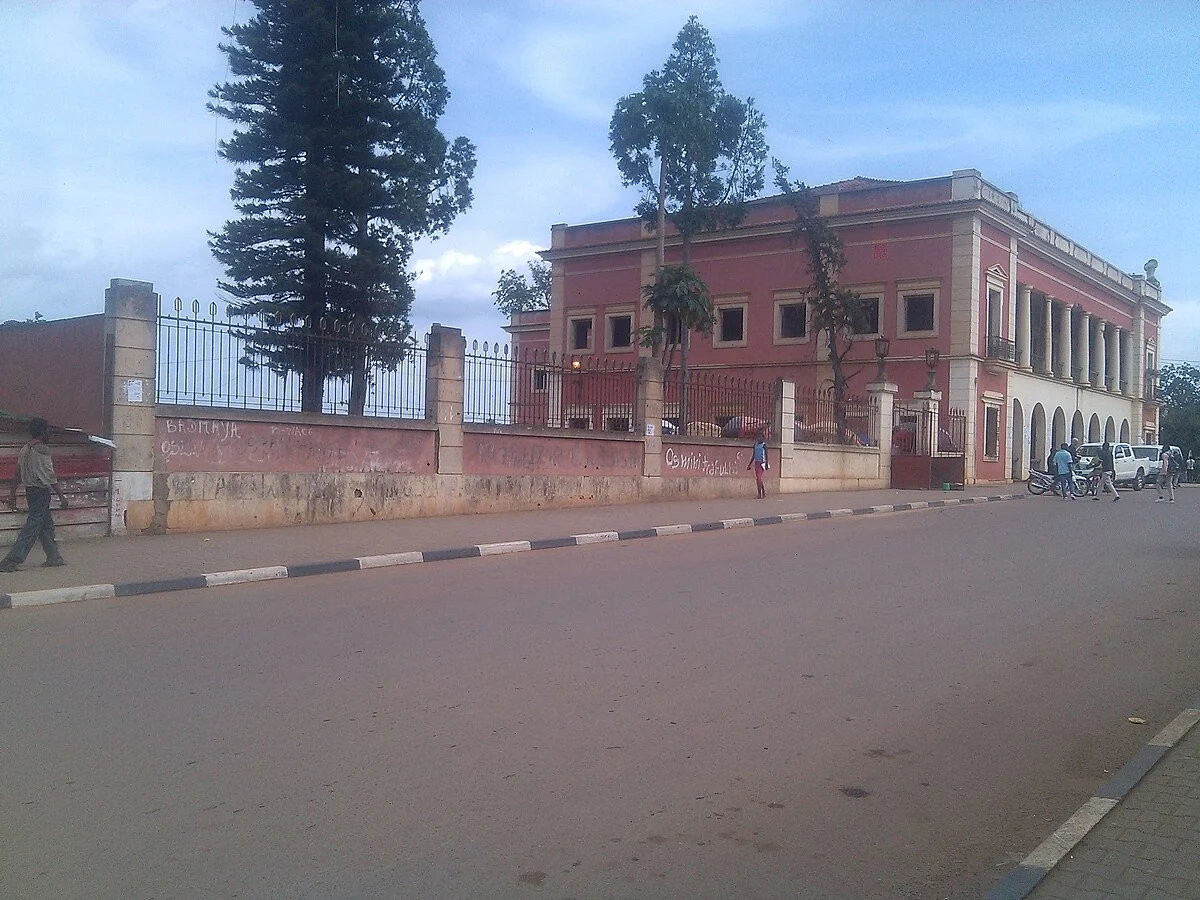 Ehemalige Bank in N’dalatando