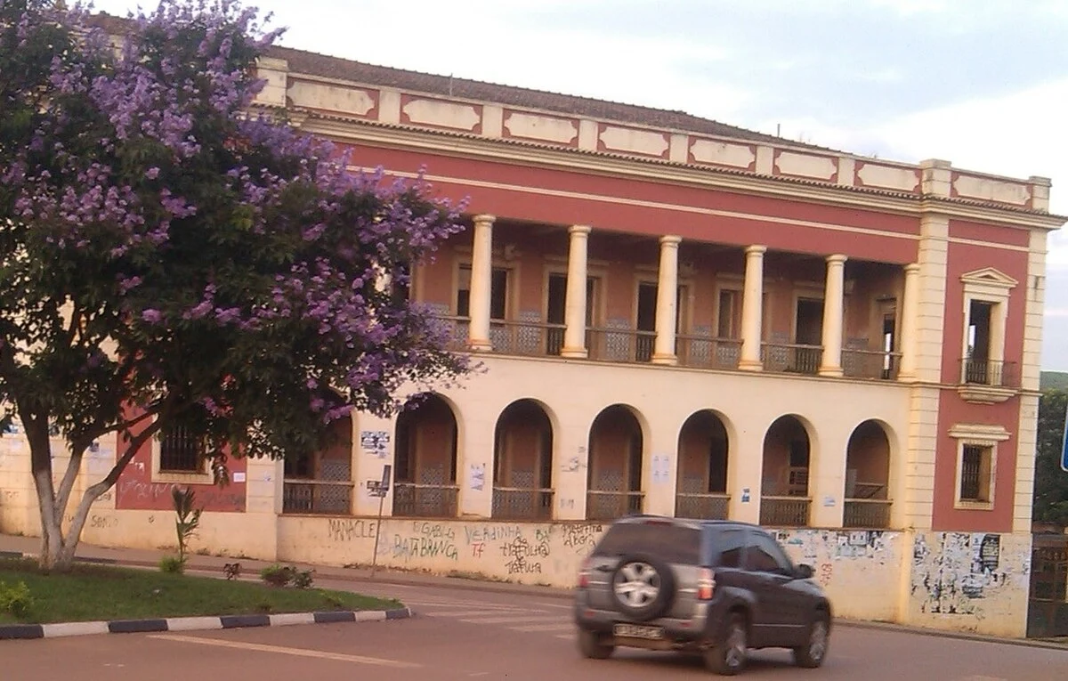 Ehemalige Bank am Largo António Agostinho Neto in N’dalatando