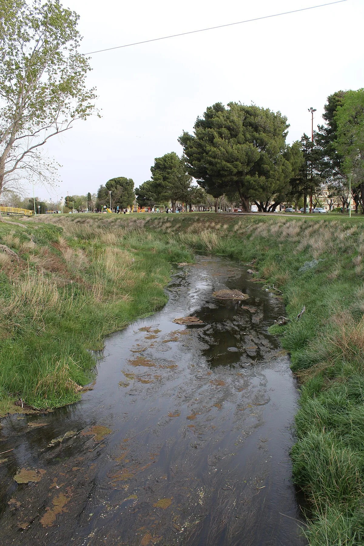Der Arroyo Napostá Grande in der Stadt