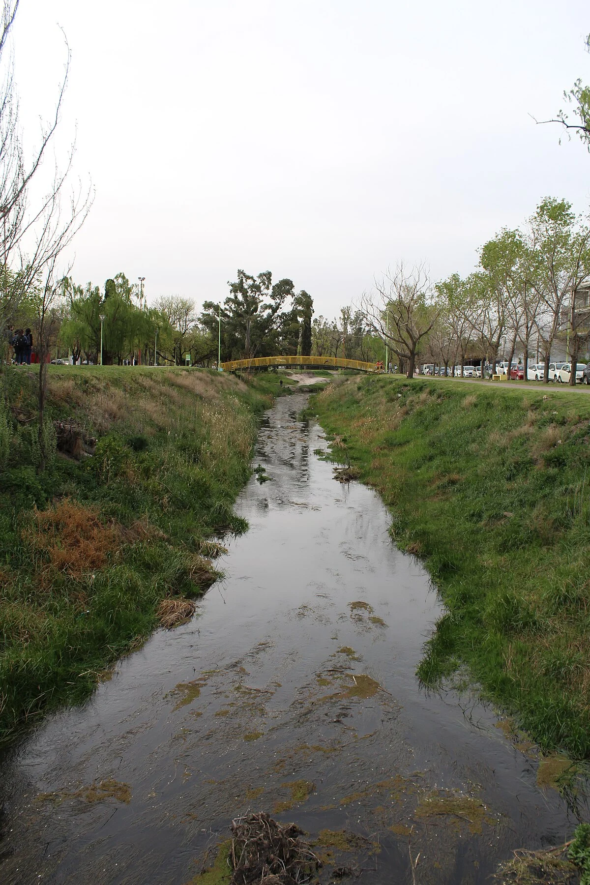 Der Arroyo Napostá Grande in der Stadt