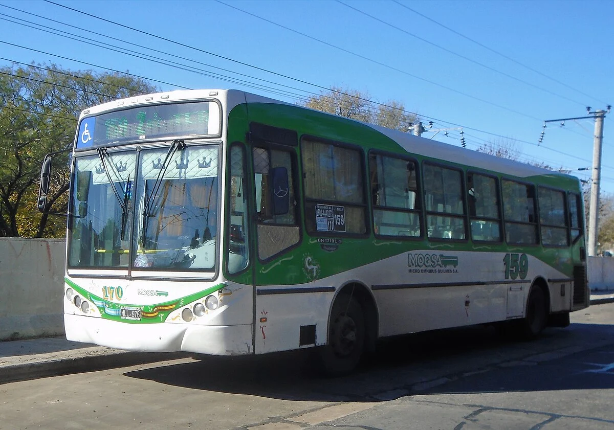 Bus am Bahnhof Berazategui