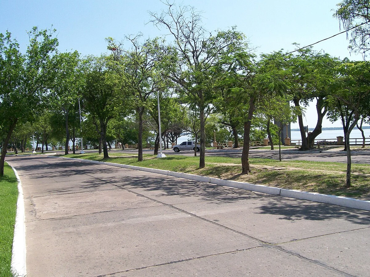 Die Avenida Costanera in Corrientes