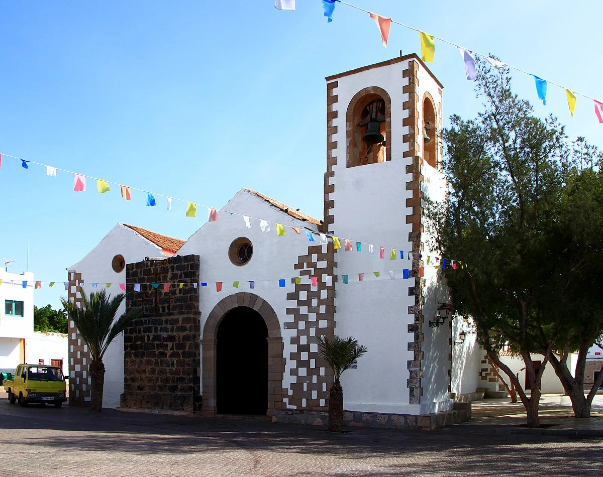Westfassade der Iglesia de San Miguel Arcángel, Tuineje, Fuerteventura, Kanaren, Spanien.