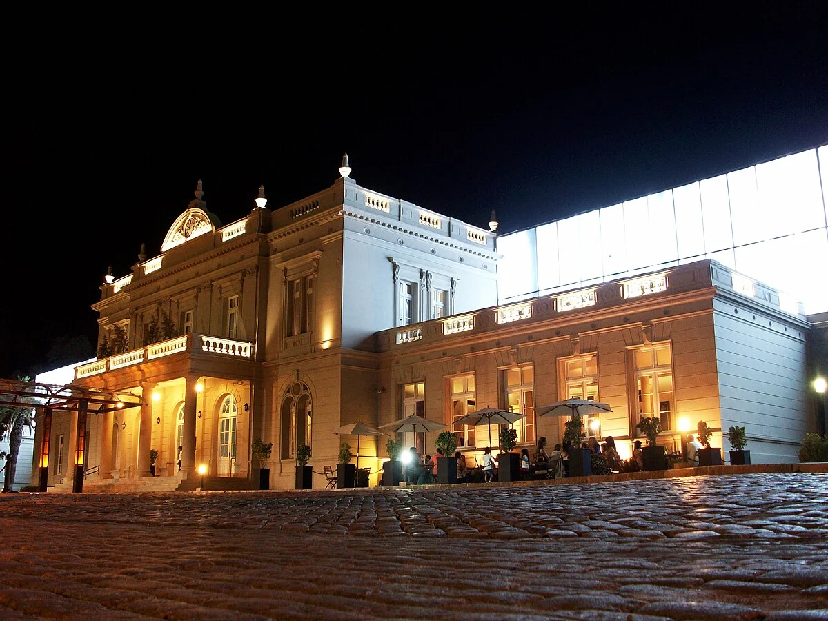 Das Forum von Santiago del Estero bei Nacht