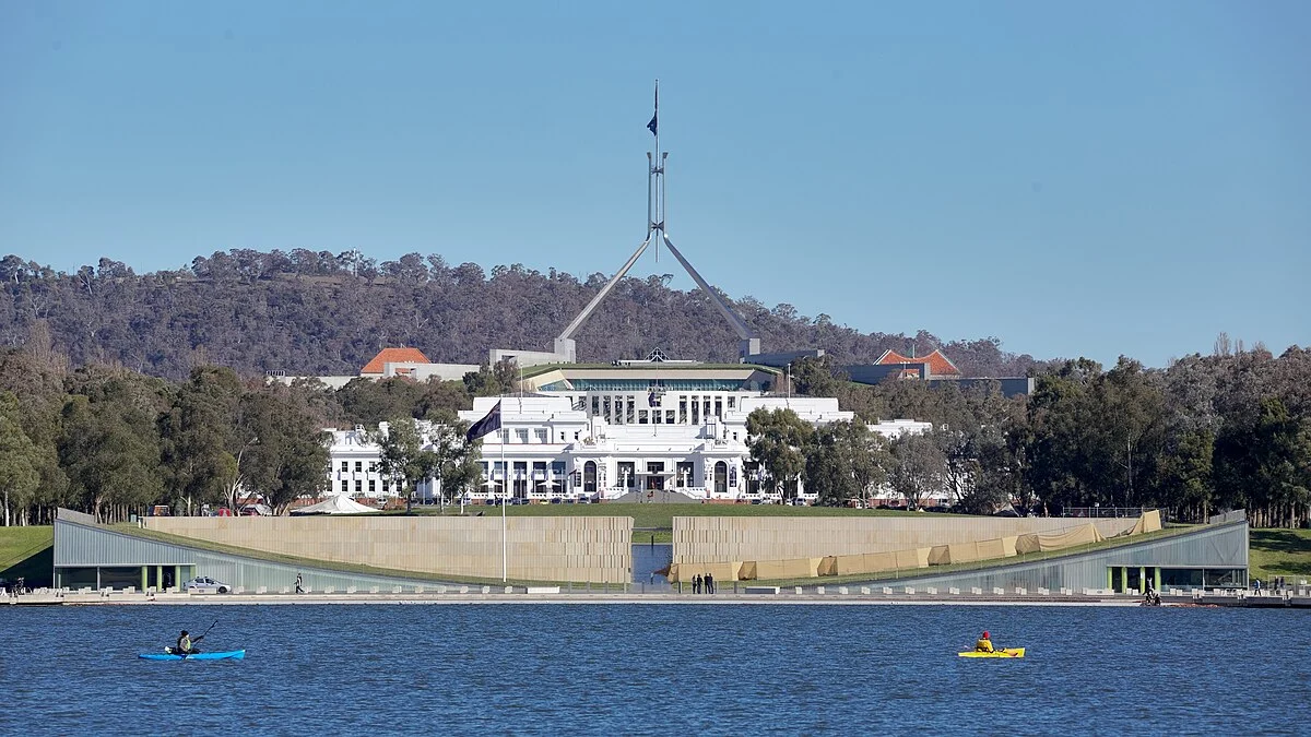 Blick vom Lake Burley Griffin in Canberra