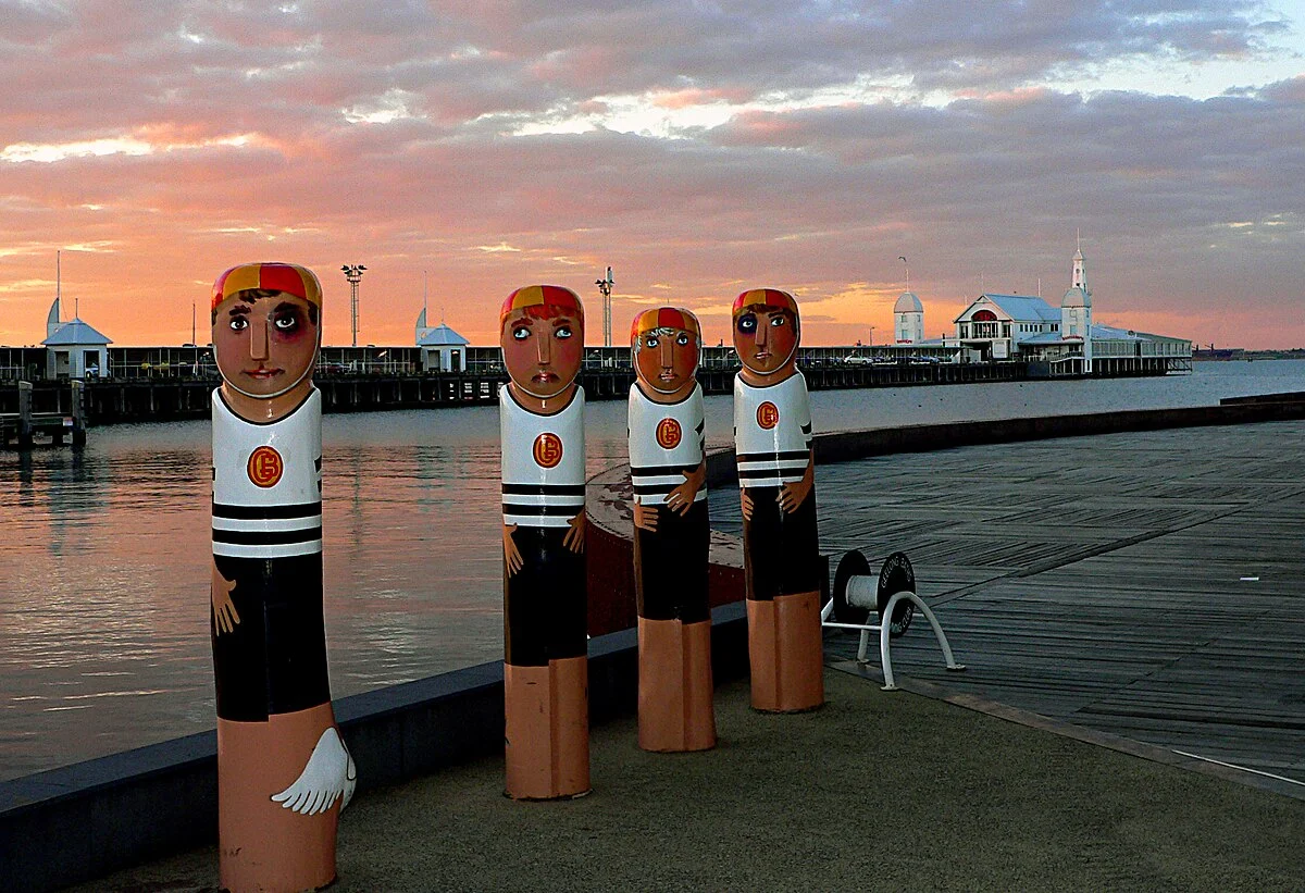 Die bemalten Holzpoller von Geelong