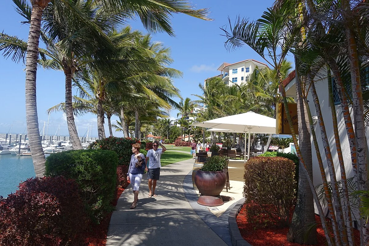 Promenade an der Marina von Mackay