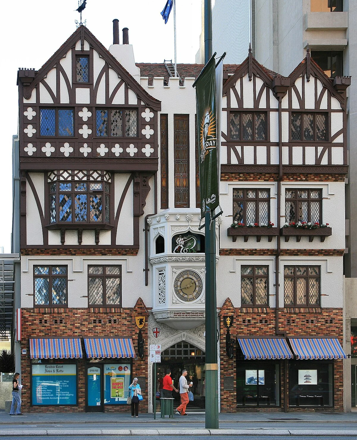 London Court in Perth (Australien), eine 1937 erbaute Einkaufspassage zwischen der Hay Street Mall und der St.