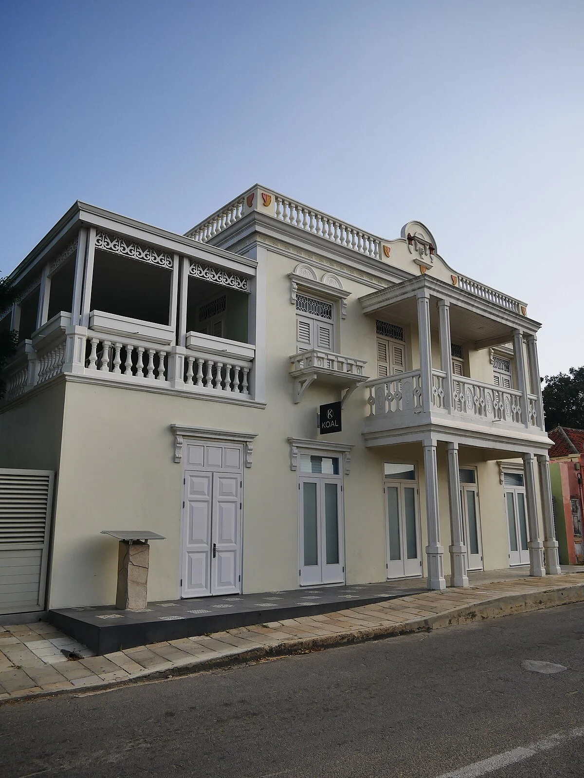 Der Steenweg in Oranjestad