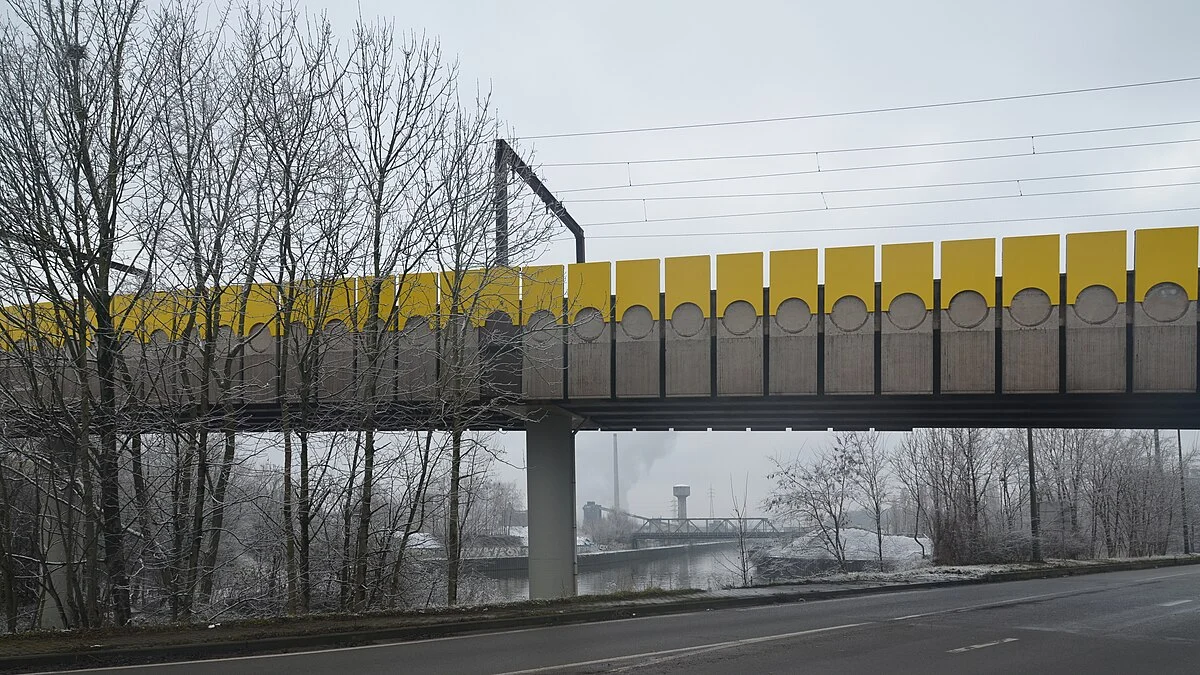 Industrielandschaft im Schnee bei Charleroi
