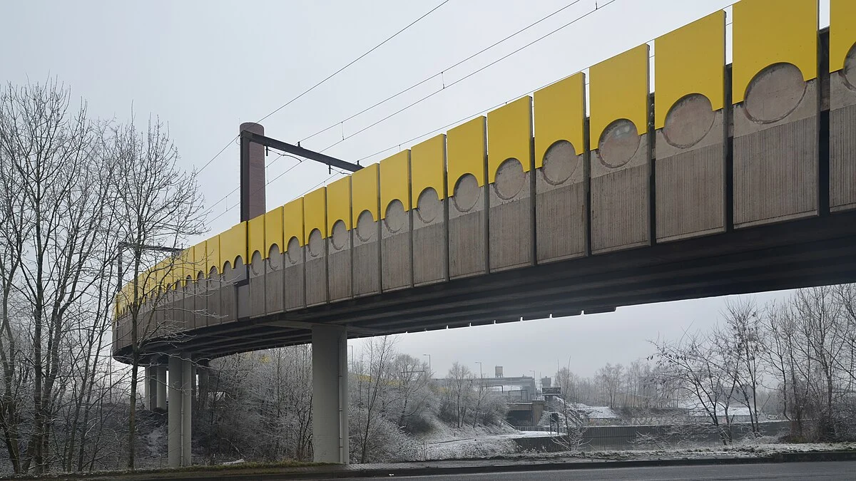 Industrielandschaft im Schnee bei Charleroi