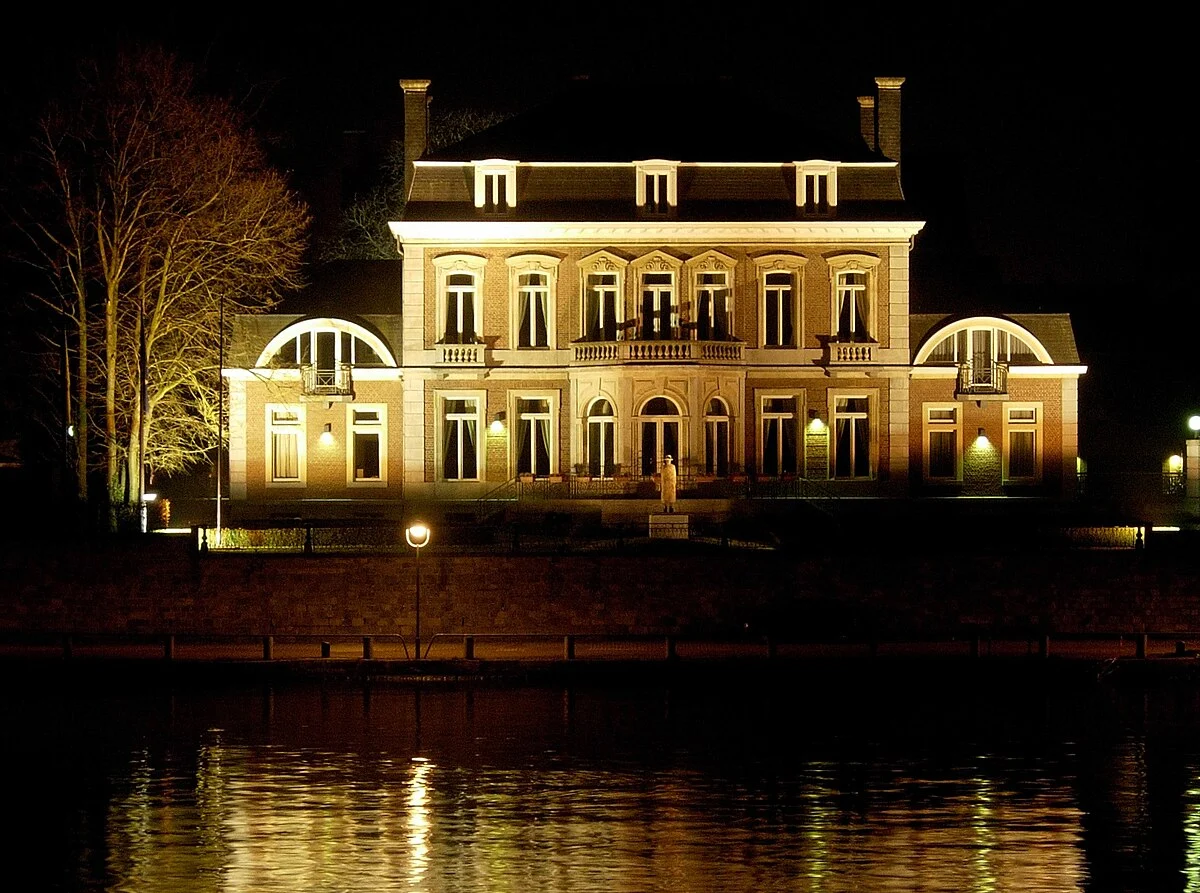 Die Elysette in Namur bei Nacht