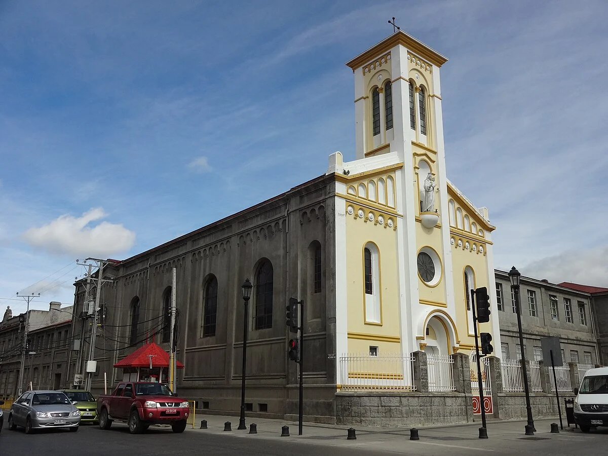 Iglesia de María Auxiliadora in Punta Arenas)