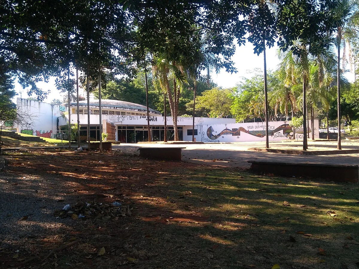 Der Kulturpalast an der Praça Universitária in Goiânia