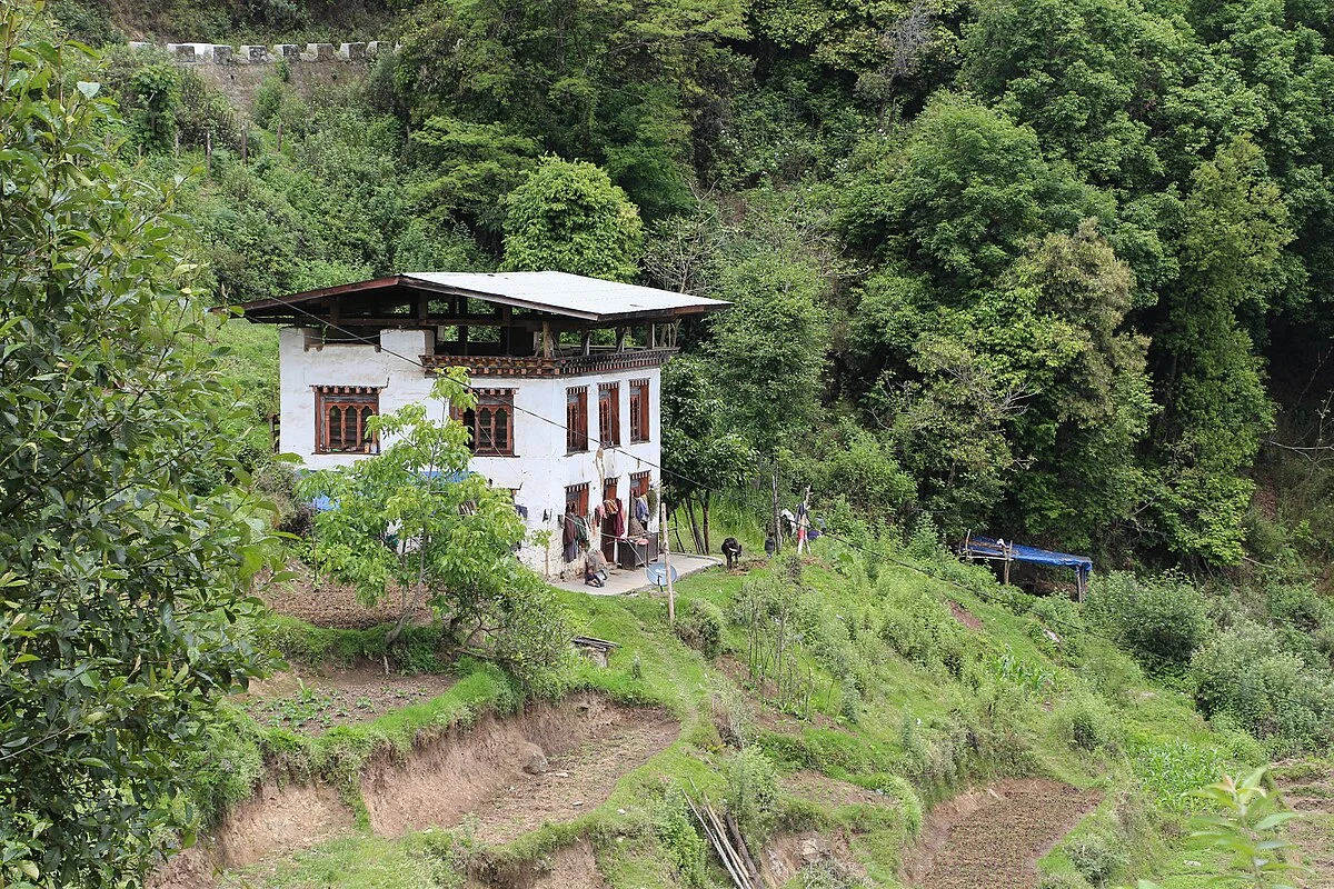 Haus an der Straße von Thimphu nach Punakha