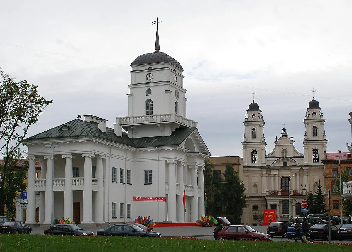 Rathaus und Marienkathedrale in Minsk