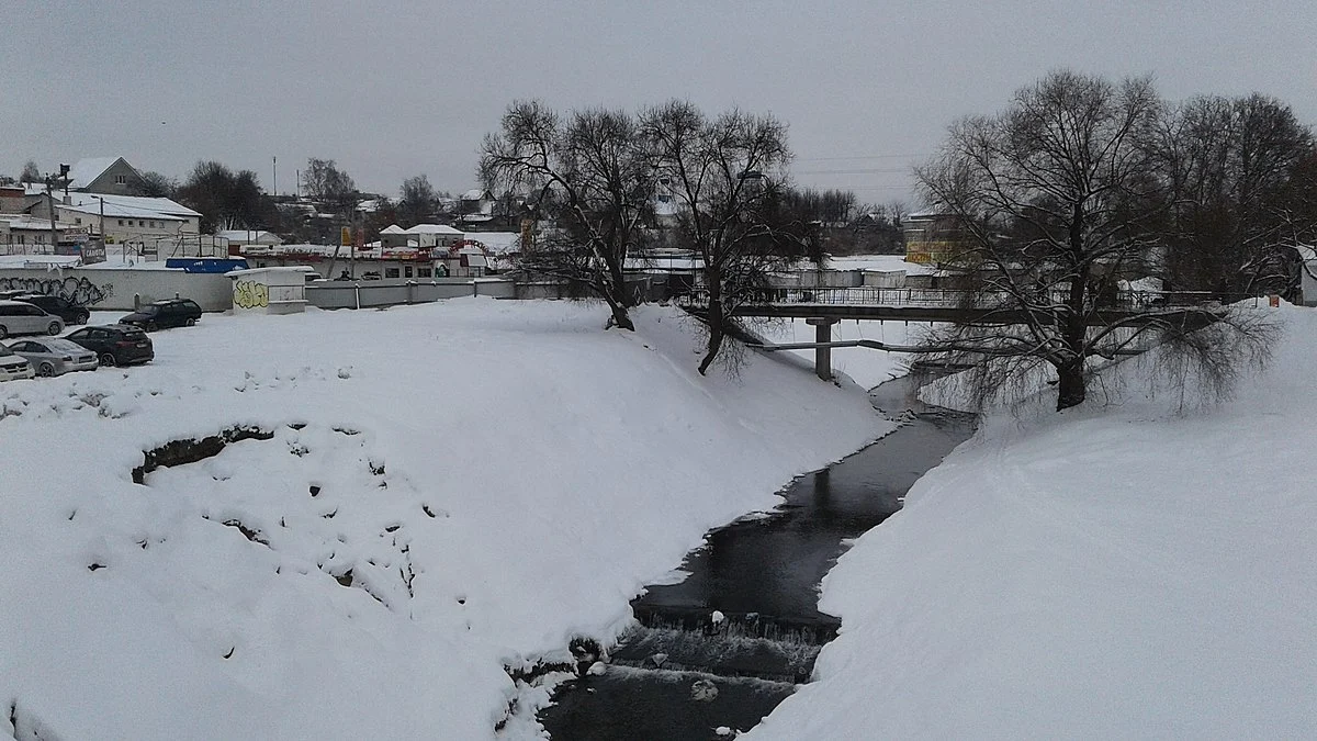 Der Fluss Dubrowenka am Bychauer Markt