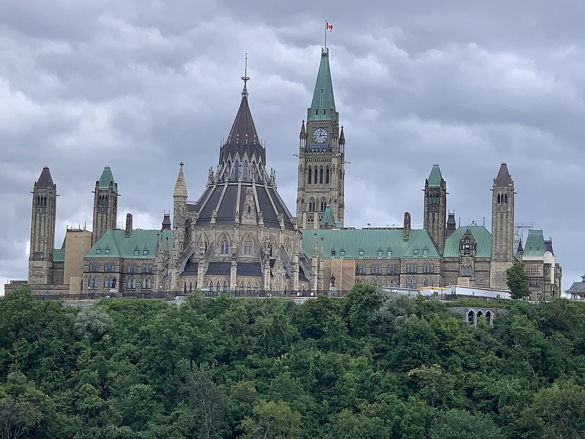 Blick über den Ottawa River auf das Parlament