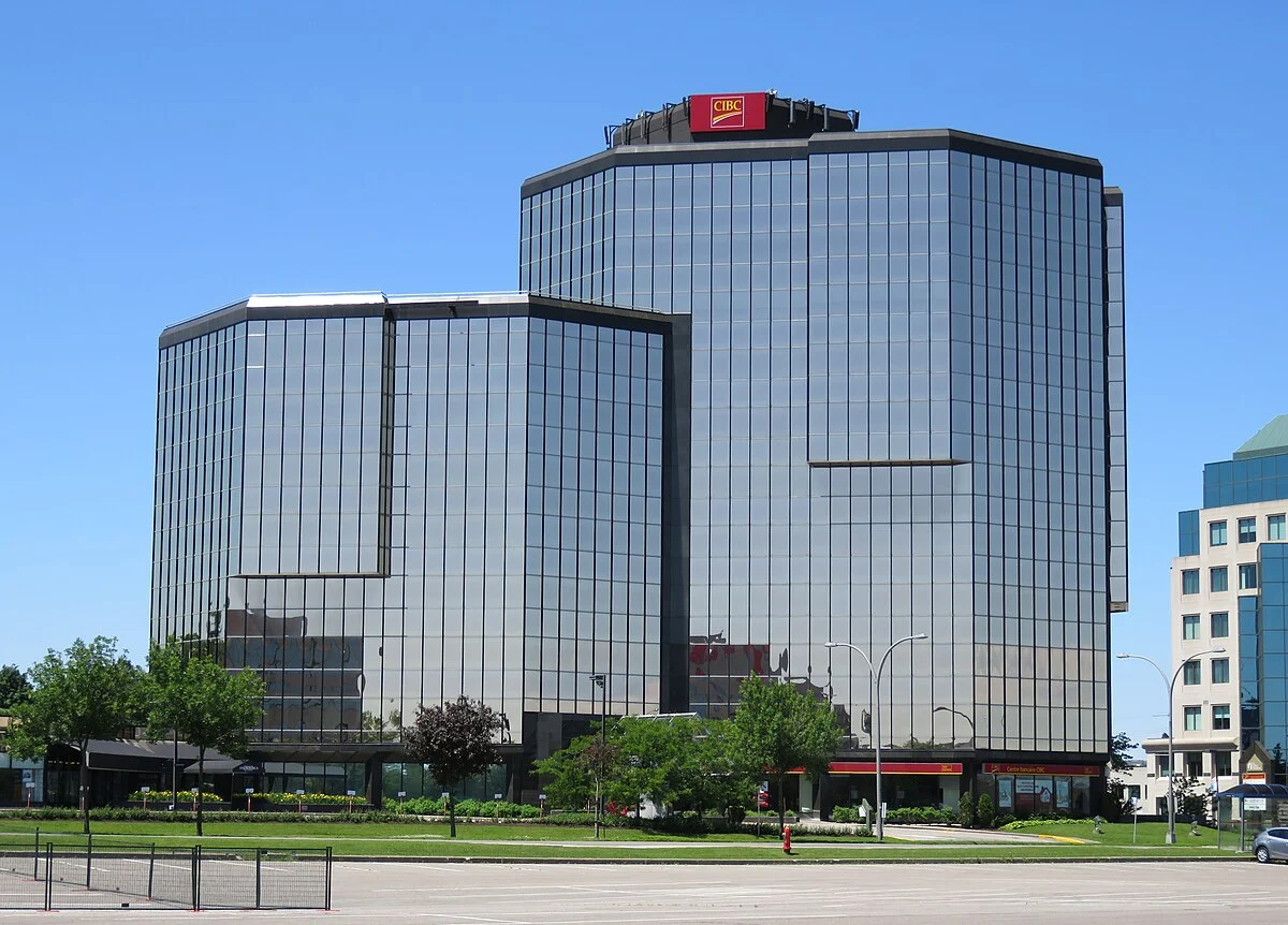 Die Tour Triomphe II in Laval