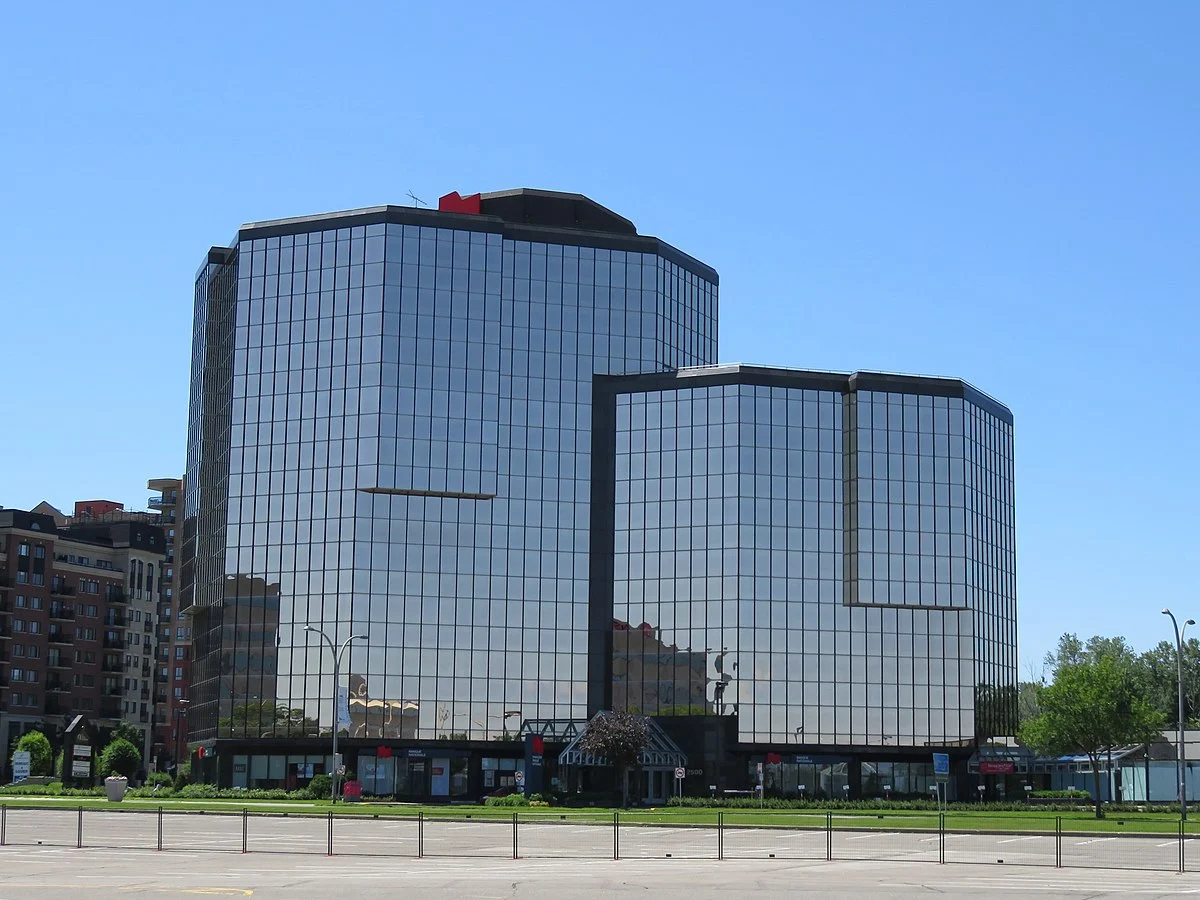 Die Tour Triomphe I in Laval