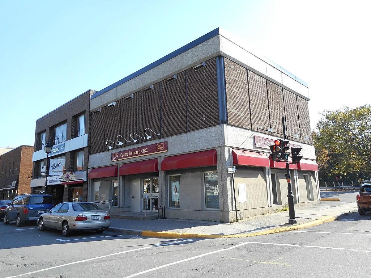 Historisches Bankgebäude in der Rue Saint-Charles in Longueuil