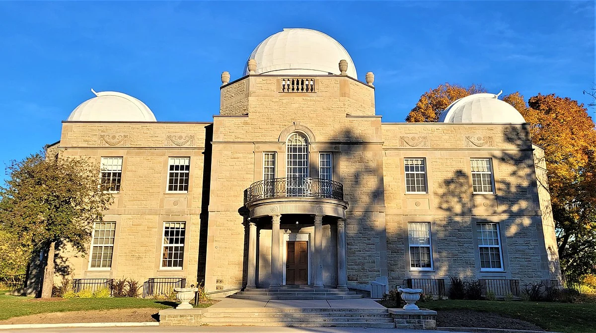Das Verwaltungsgebäude des David-Dunlap-Observatoriums