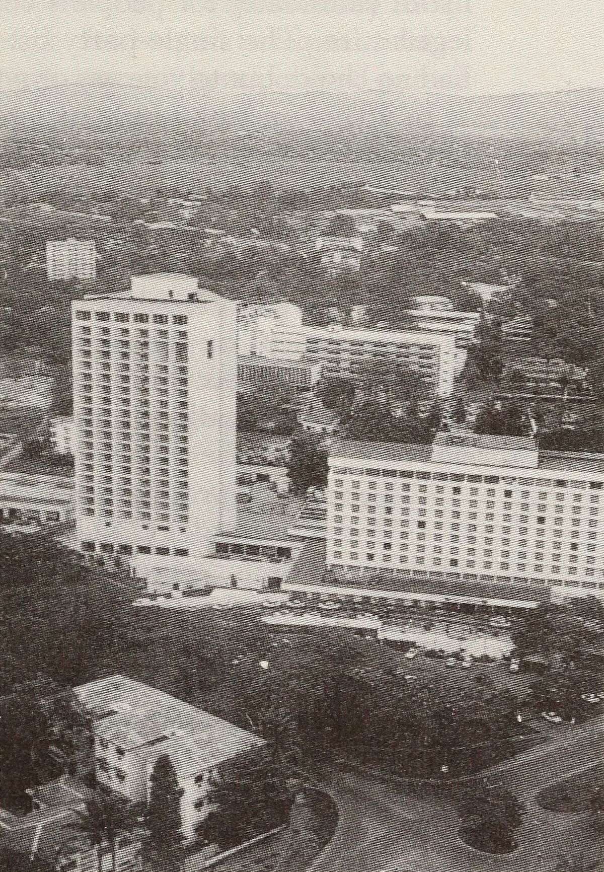 Moderne Gebäude am Stadtrand von Kinshasa