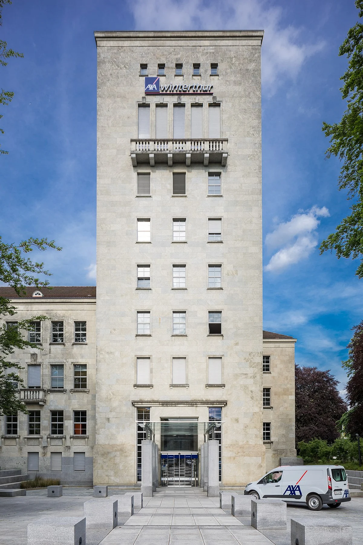 Turm des Hauptsitzes der AXA Winterthur an der General-Guisan-Strasse in Winterthur