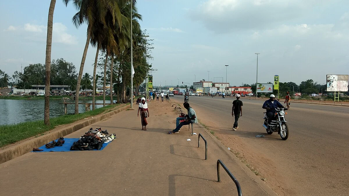 Straßenszene Yamoussoukro 2017