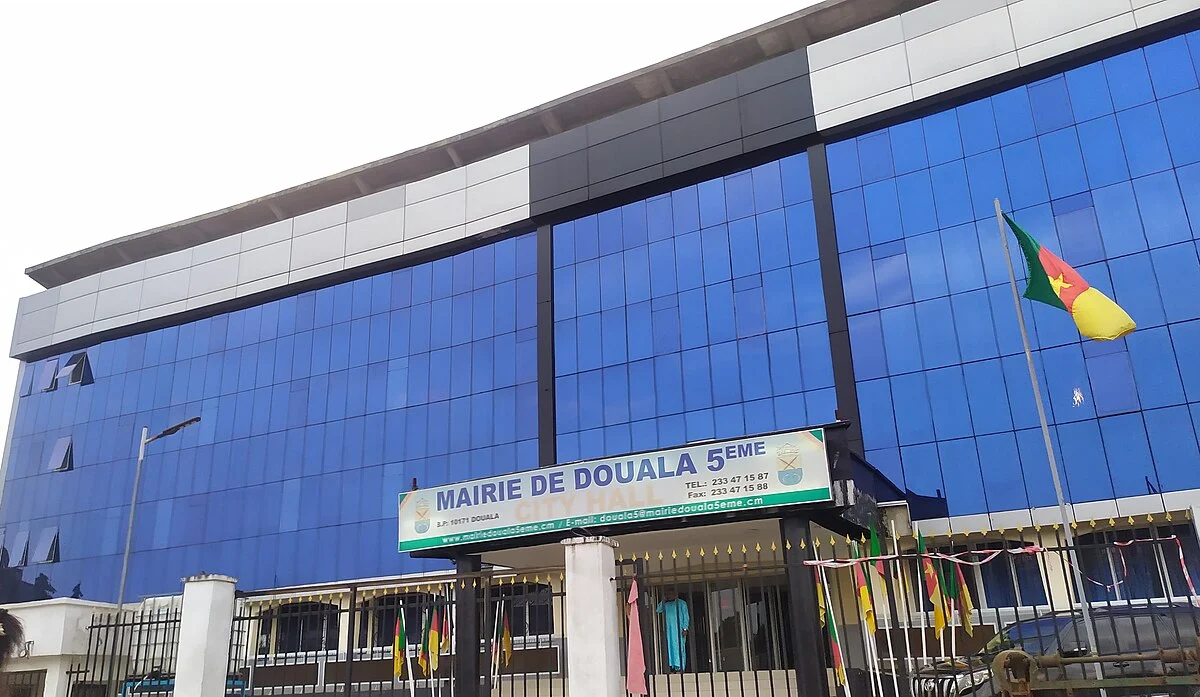 Das Rathaus Douala V in Bonamoussadi