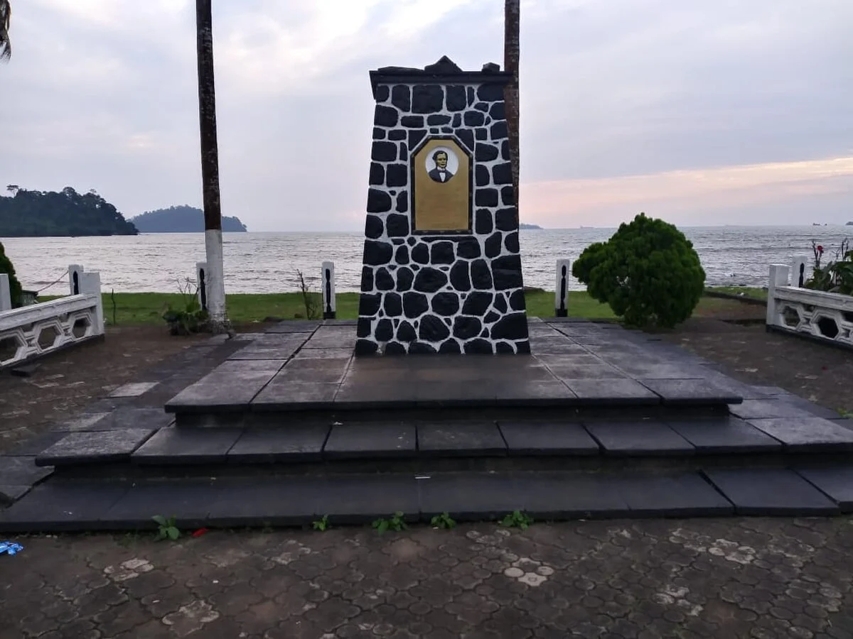 Denkmal für den Missionar Alfred Saker in Limbe