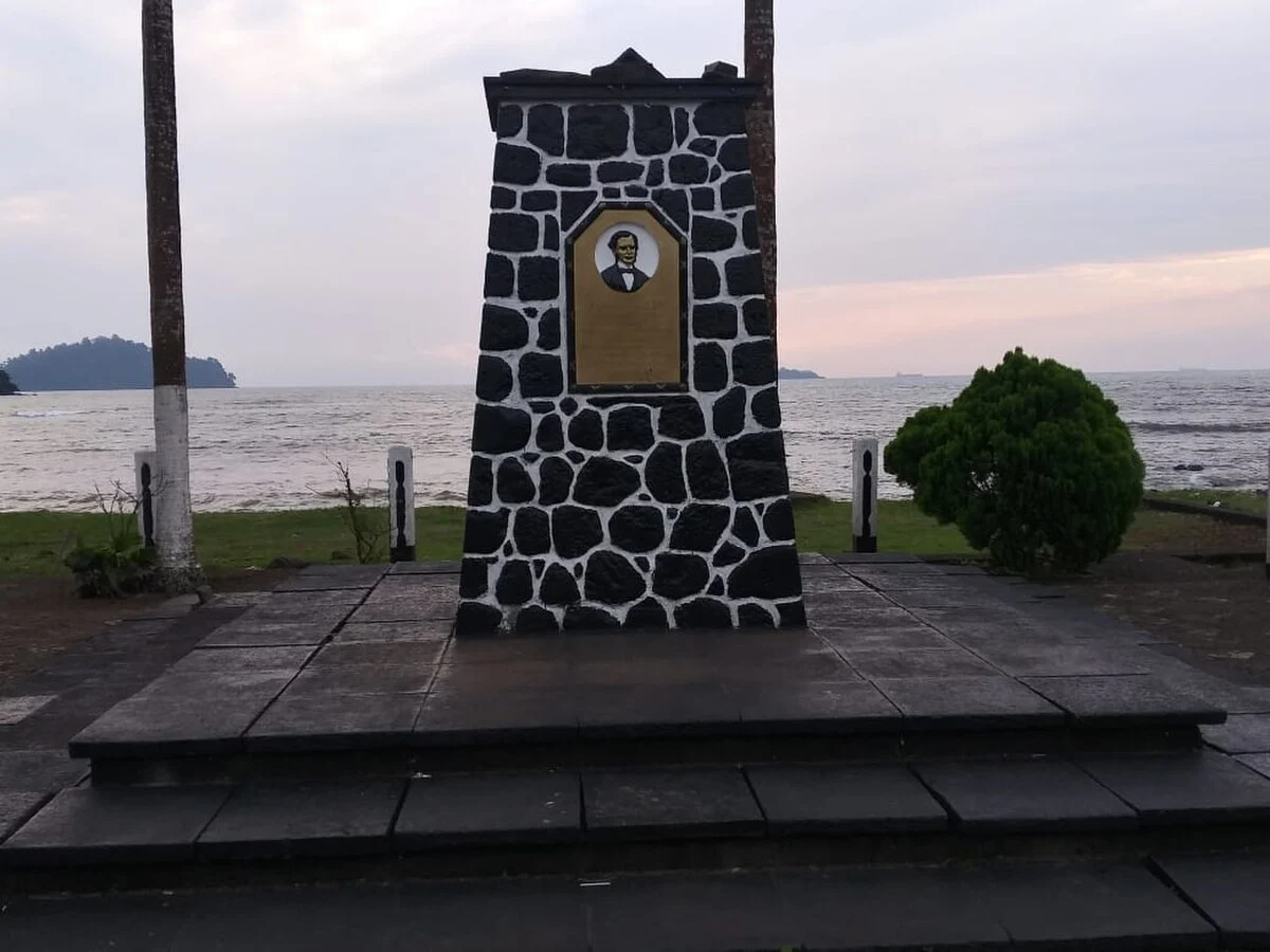 Denkmal für den Missionar Alfred Saker in Limbe