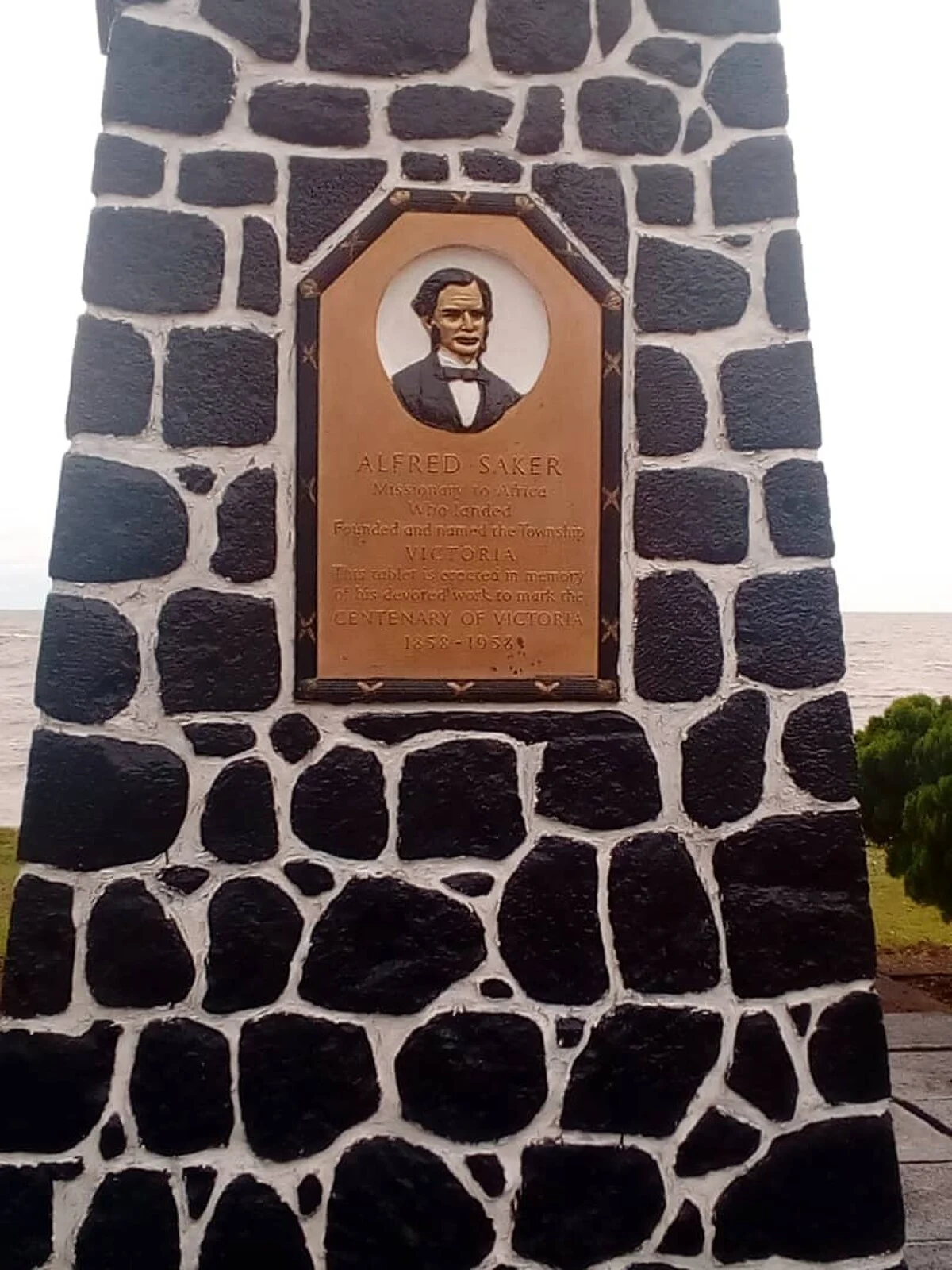 Denkmal für den Missionar Alfred Saker in Limbe
