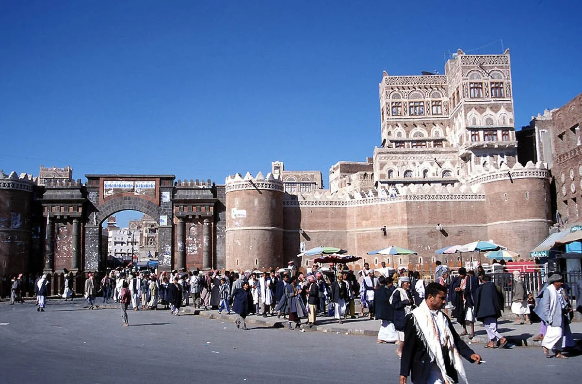 Das tausendjährige Tor Bab al-Yaman in Sanaa