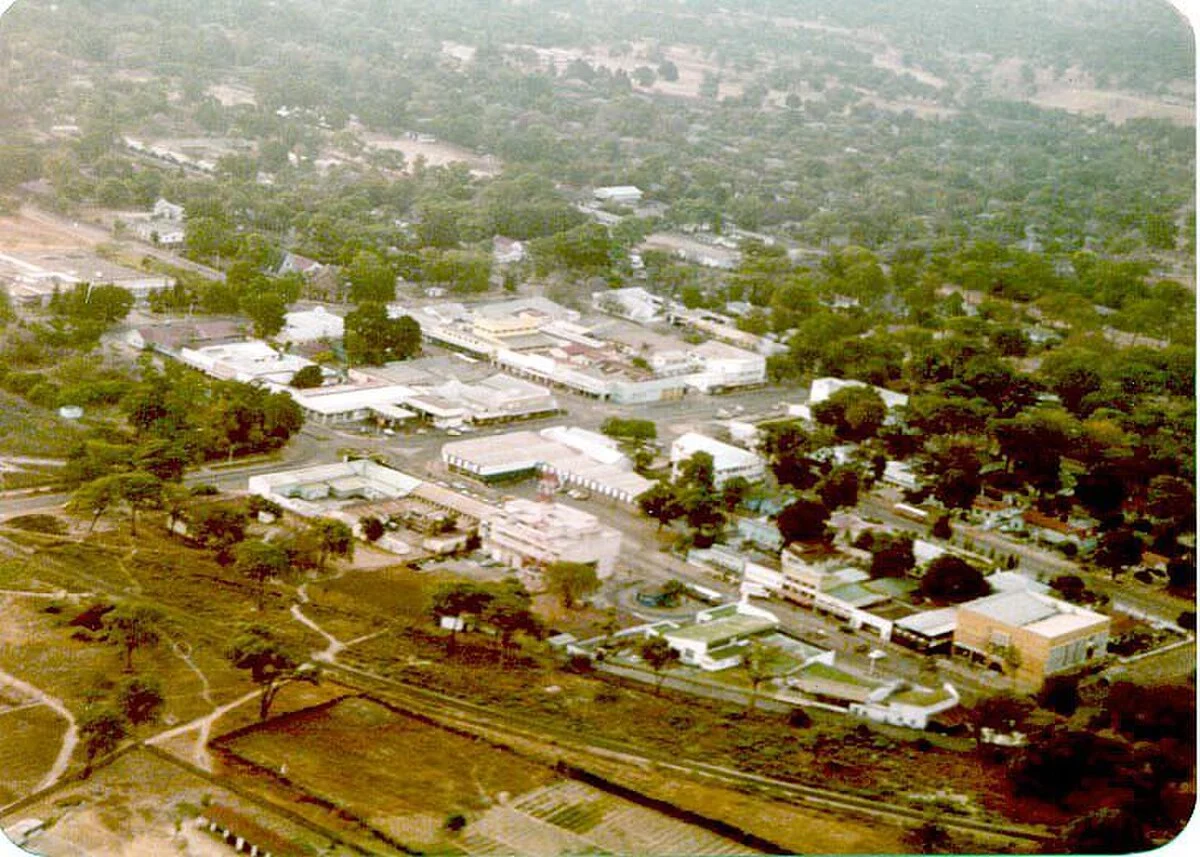 Luftaufnahme des Zentrums von Luanshya, aufgenommen in den frühen 1990er Jahren.