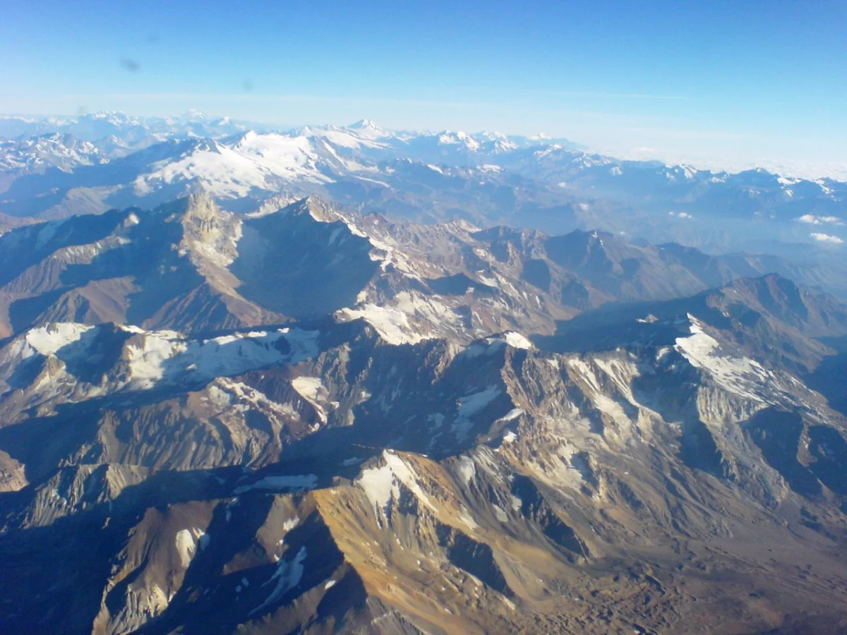 Die Anden aus dem Flugzeug zwischen Santiago und Mendoza