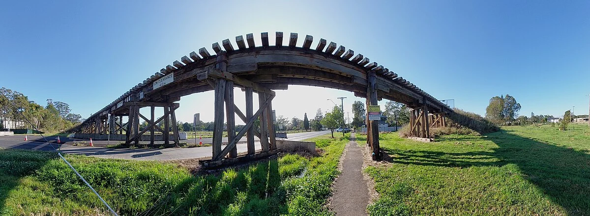 Holzviadukt der Eisenbahn von 1894 in Lismore, New South Wales