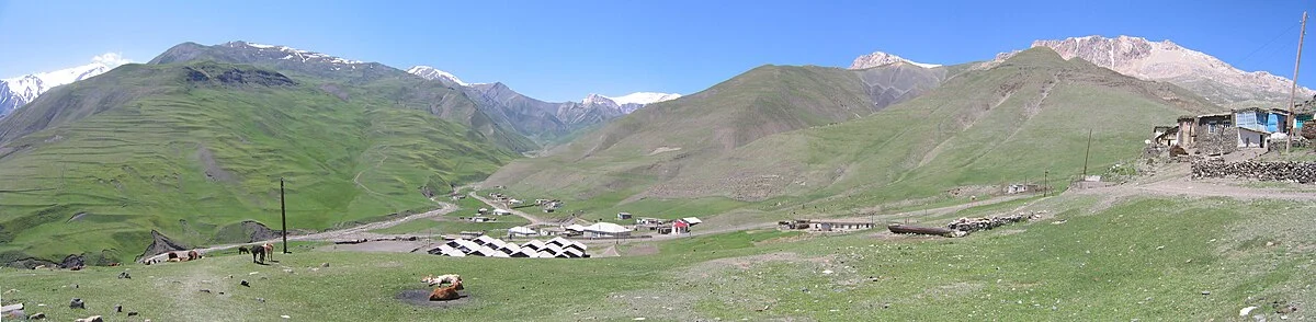Panorama des Bergdorfs Xınalıq