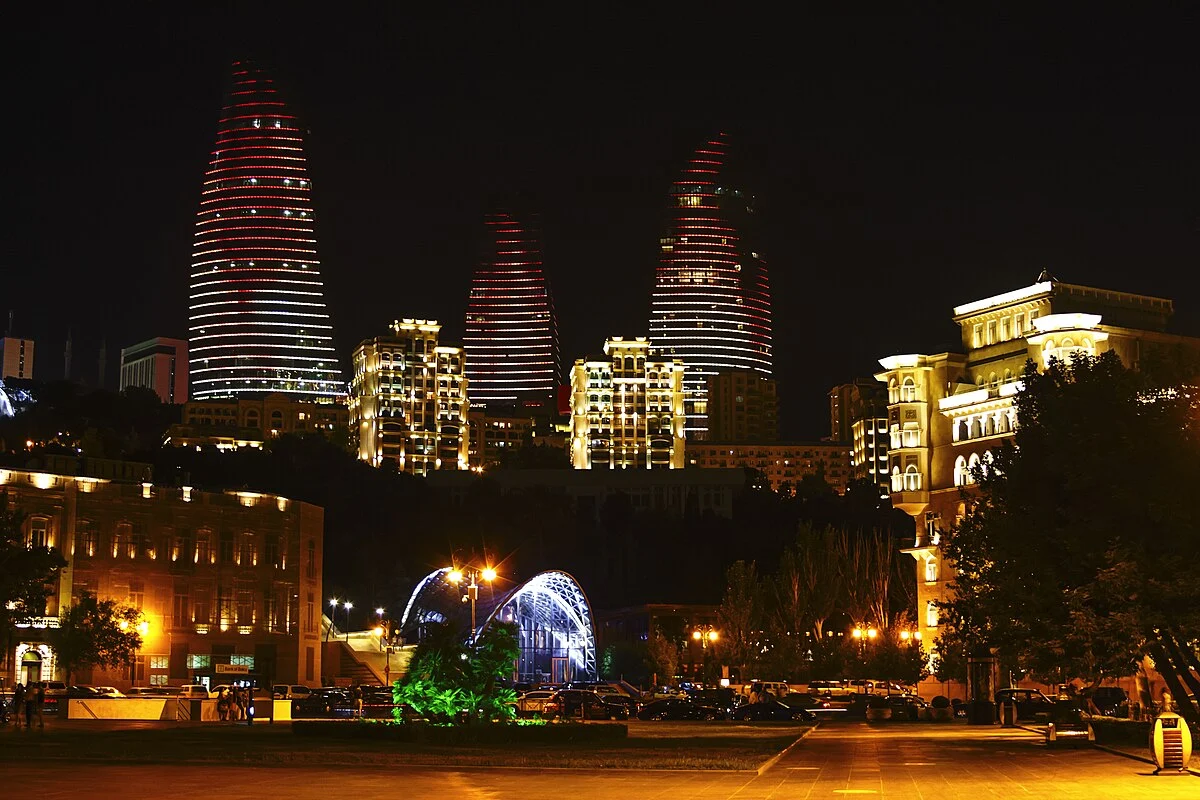 Baku bei Nacht
