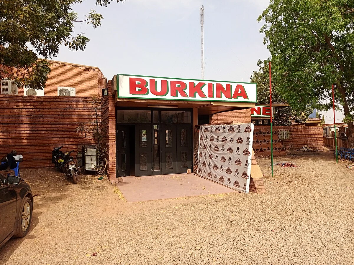 Eingang des Kinos Ciné Burkina in Ouagadougou