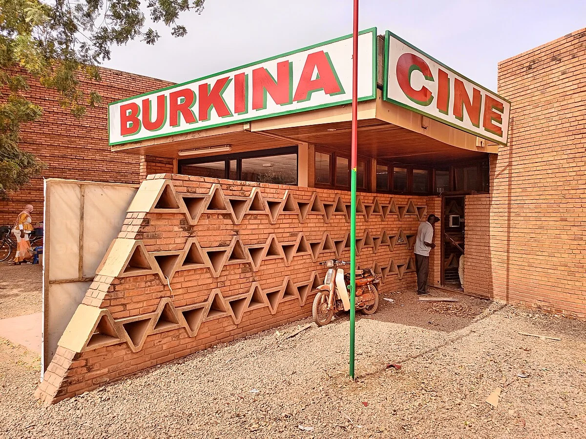 Eingang des Kinos Ciné Burkina in Ouagadougou
