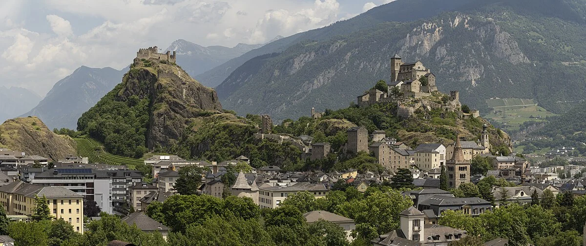 Sitten mit der Burg Tourbillon und der Basilika Valeria