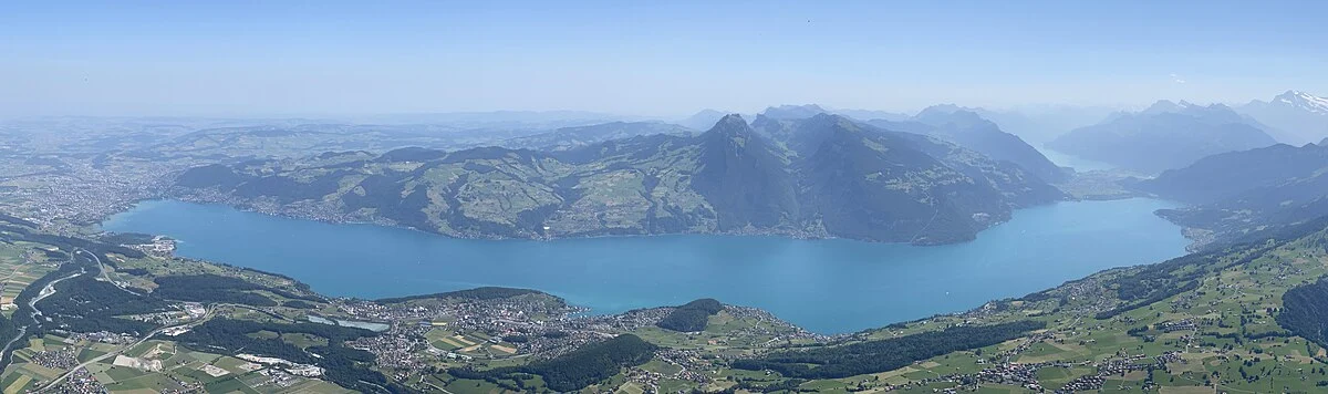 Der Thunersee, gesehen vom Niesen