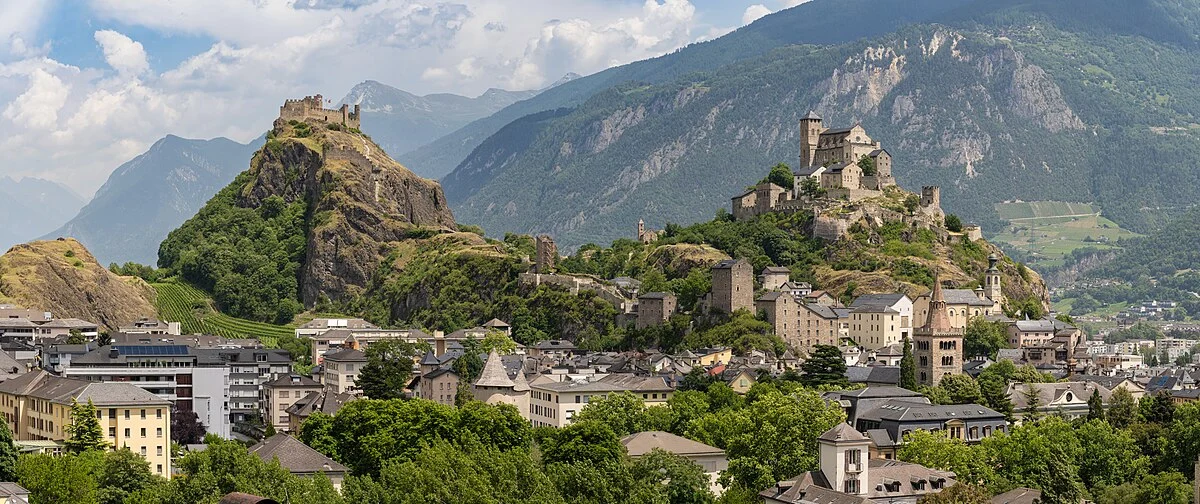 Sitten mit der Burg Tourbillon und der Basilika Valeria