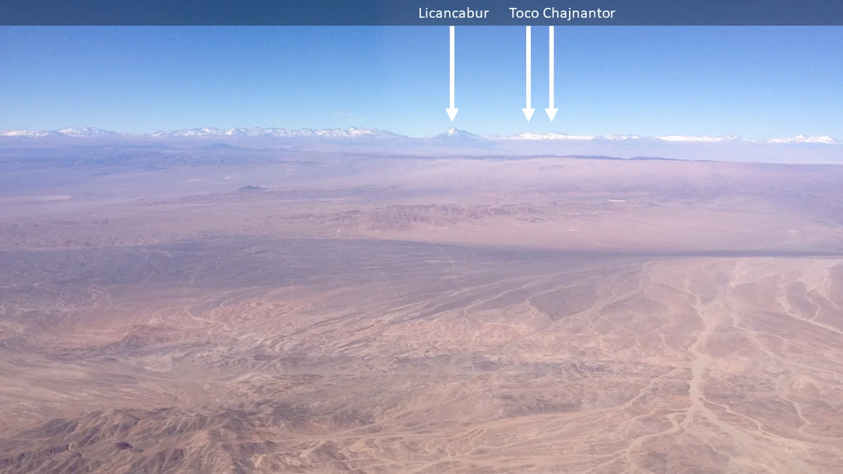 Die Atacama-Wüste vor den Anden