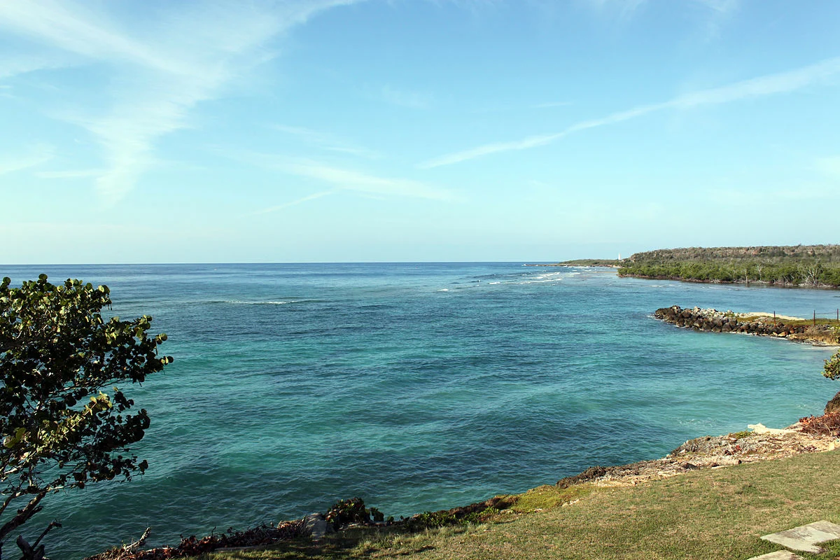Cienfuegos, Kuba: Aussicht über einen Strand